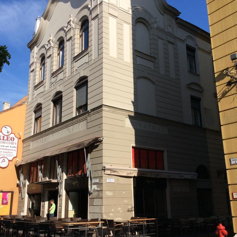 Szundi Szobak Печ Экстерьер фото